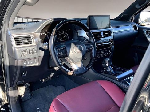 Used 2023 Lexus GX 460 Premium w/ Premium Package image 13
