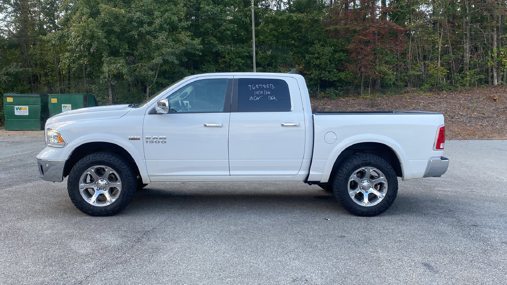 Used 2017 RAM 1500 Laramie w/ Convenience Group AWD/4WD image 8