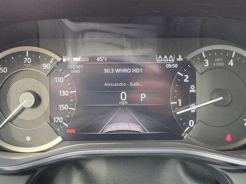 Used 2023 Jaguar F-PACE S image 29