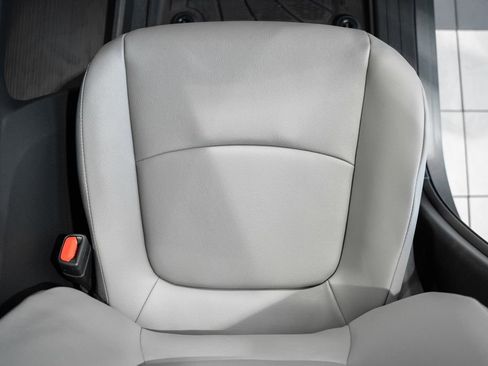 New 2026 Toyota Sienna XLE FWD image 32