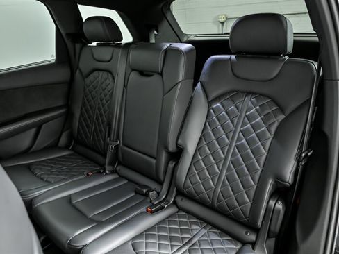 Used 2021 Audi SQ7 Premium Plus image 23