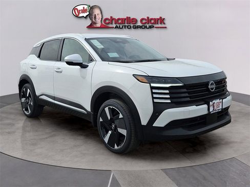 Used 2025 Nissan Kicks SR image 7