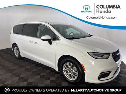 Used 2023 Chrysler Pacifica Touring-L