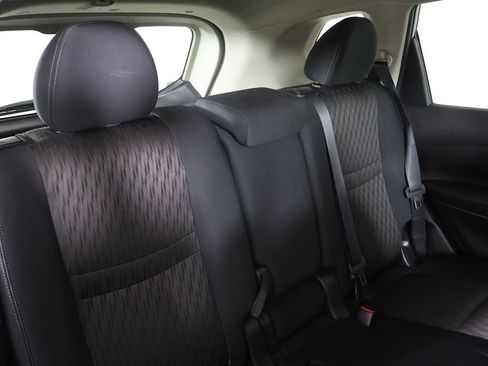 Used 2019 Nissan Rogue S AWD/4WD image 30