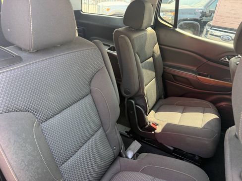 Used 2022 GMC Acadia SLE w/ Driver Convenience Package FWD image 21