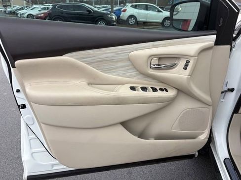 Used 2018 Nissan Murano Platinum w/ Cargo Package image 23