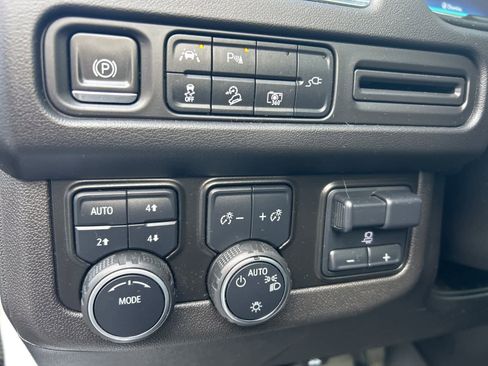 Used 2022 Chevrolet Tahoe Z71 w/ Luxury Package image 41