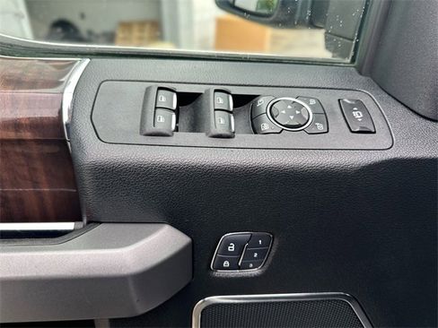 Certified 2017 Ford F450 Platinum w/ Platinum Ultimate Package image 14