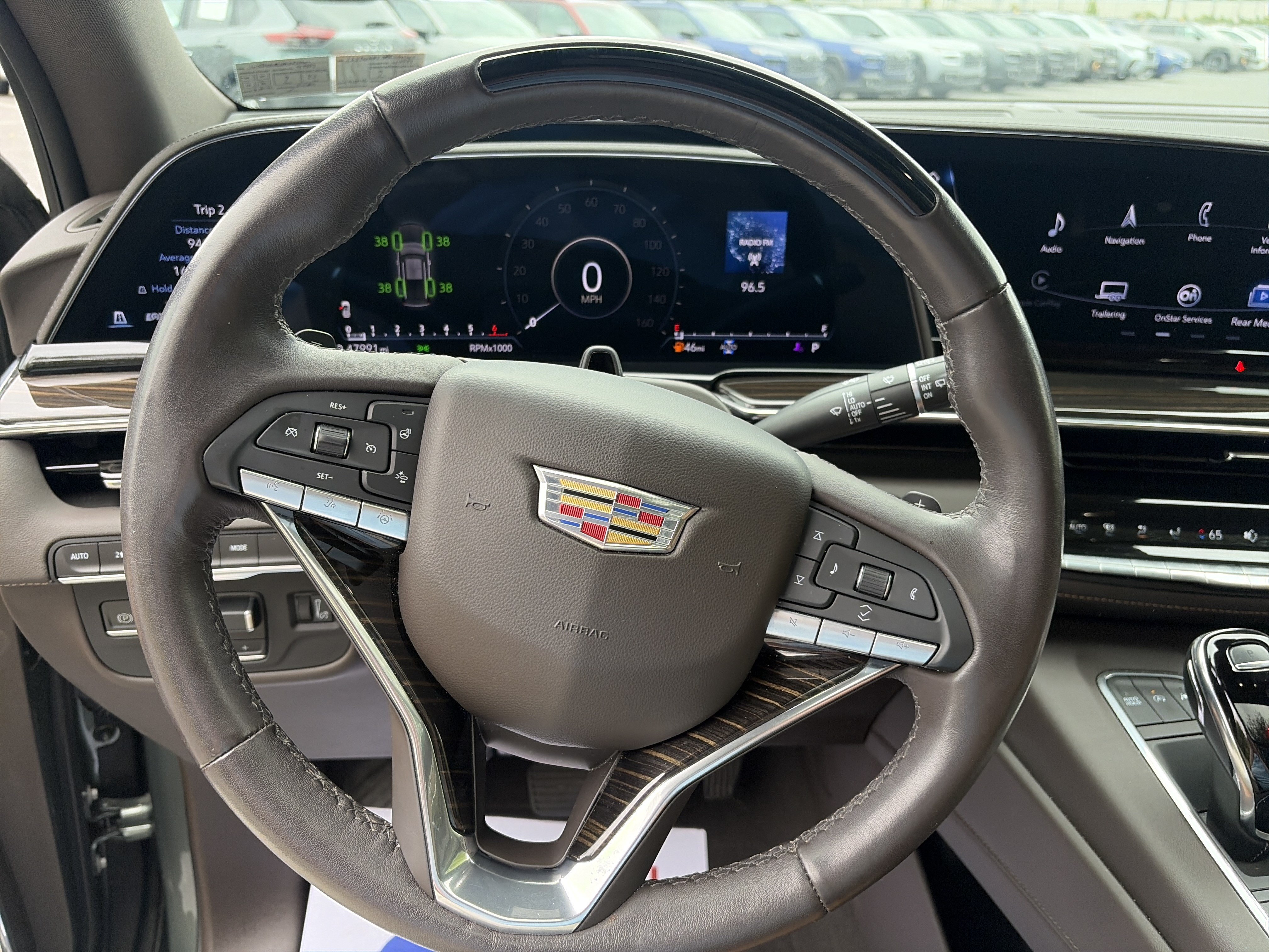 Used 2023 Cadillac Escalade ESV Premium Luxury w/ Performance Package AWD/4WD image 38