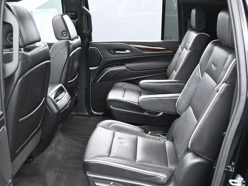 Used 2023 Cadillac Escalade ESV Premium Luxury image 36