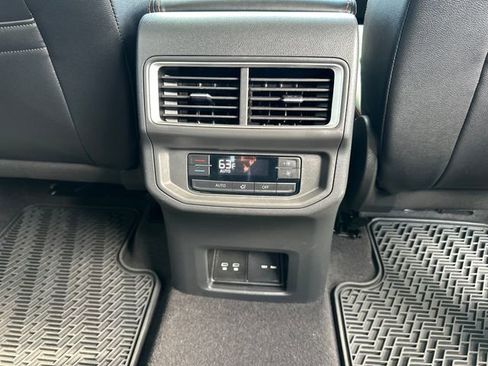 Certified 2024 Volkswagen Atlas Peak Edition SE AWD/4WD image 36