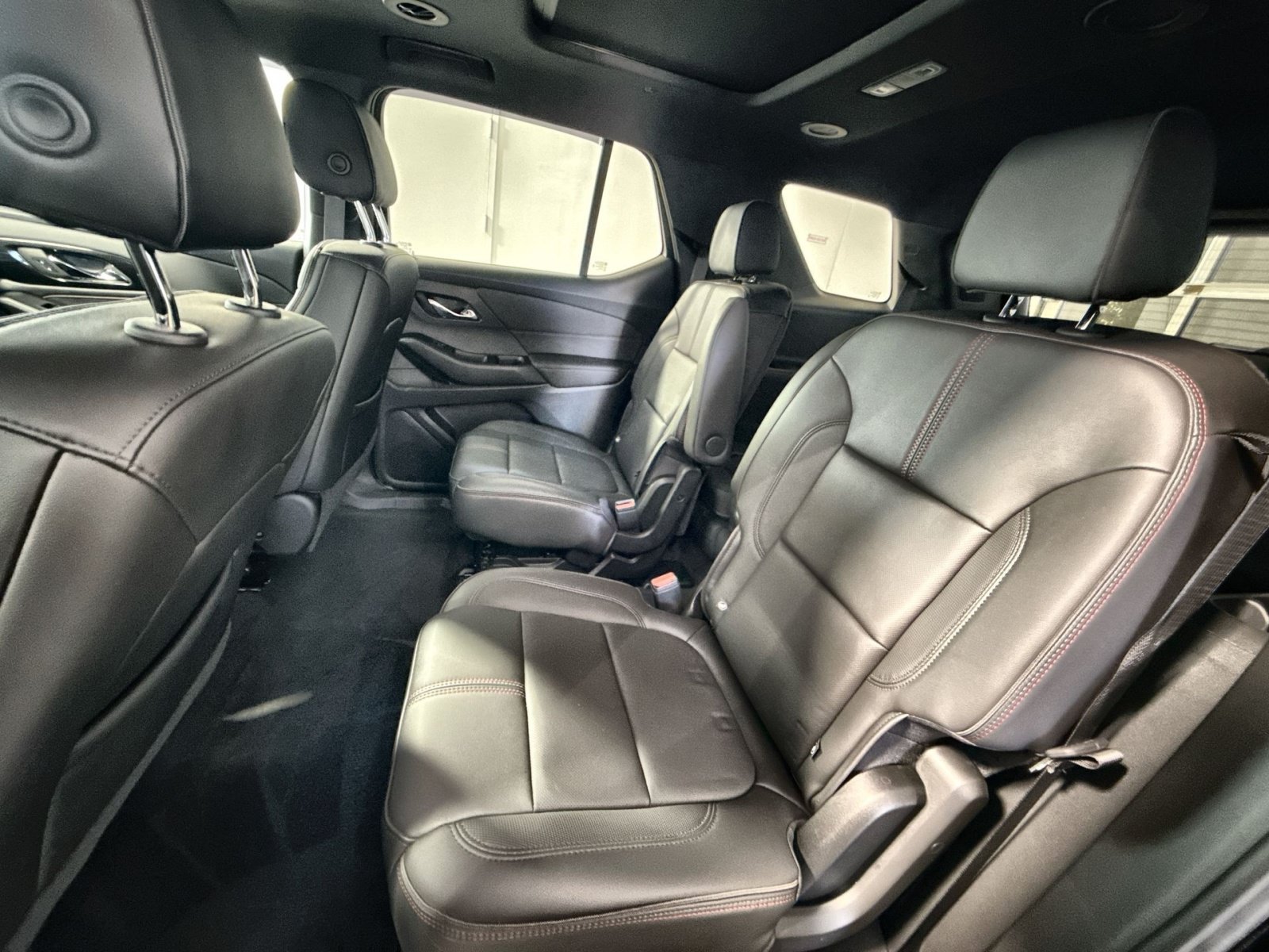 Used 2023 Chevrolet Traverse RS AWD/4WD image 25