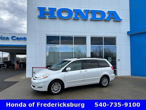 Used 2007 Toyota Sienna XLE image 1