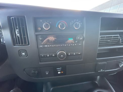 Used 2024 GMC Savana 2500 w/ Driver Convenience Package image 12