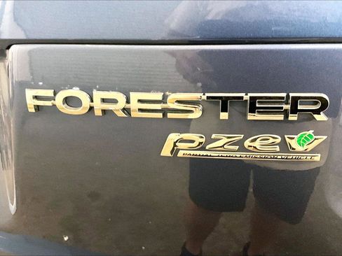 Used 2017 Subaru Forester 2.5i Premium w/ All-Weather Package image 13