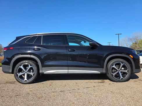 New 2026 Volkswagen Tiguan SE FWD image 3