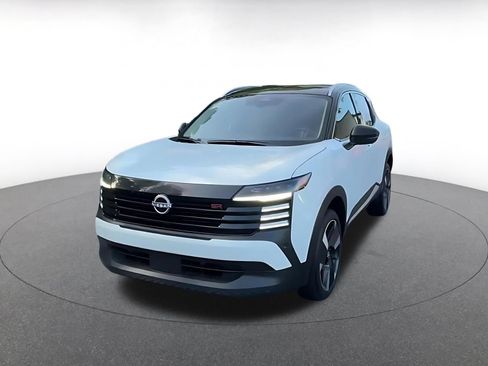 Used 2026 Nissan Kicks SR FWD image 5