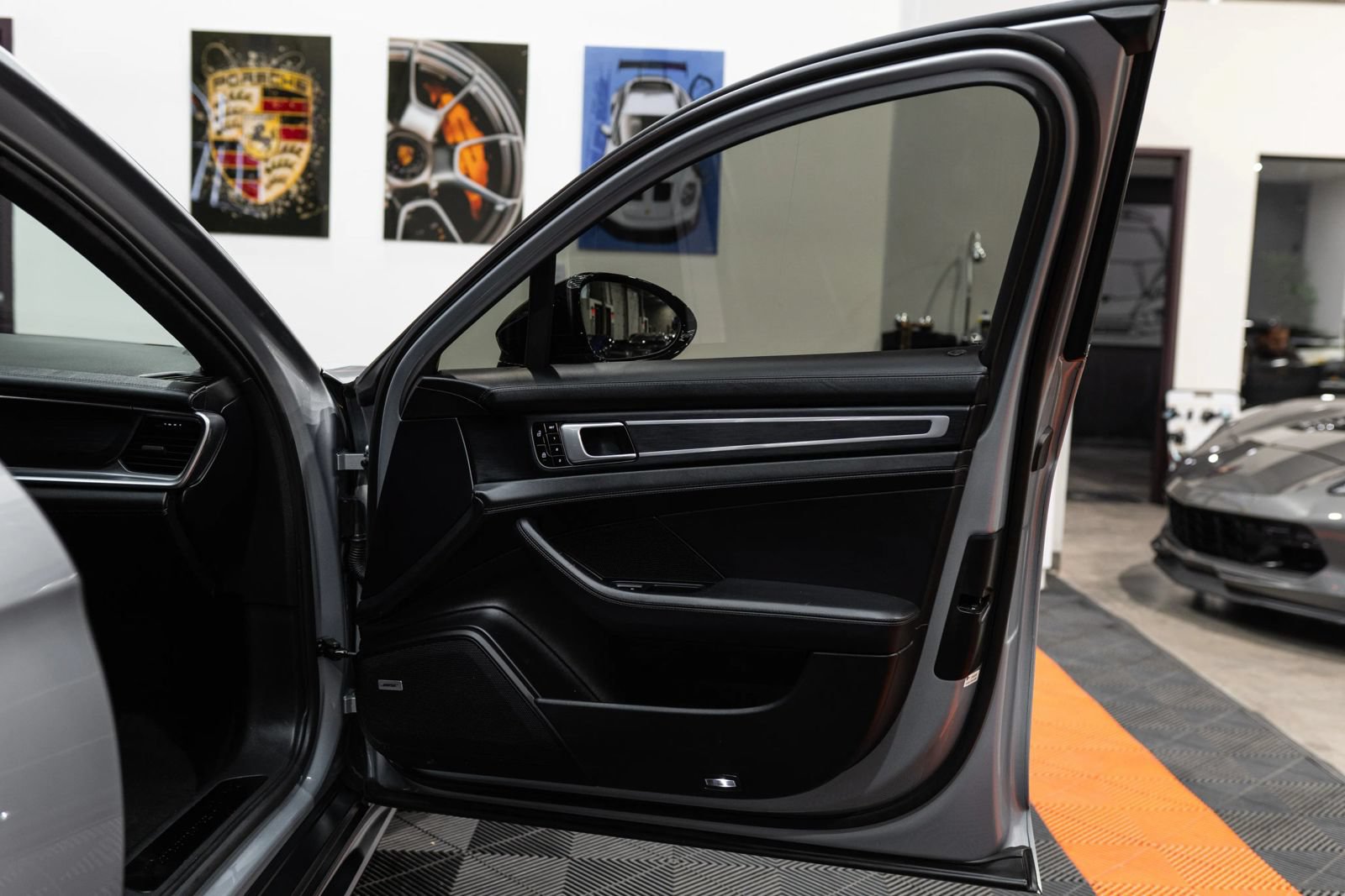 Used 2019 Porsche Panamera GTS w/ Premium Package Plus AWD/4WD image 29
