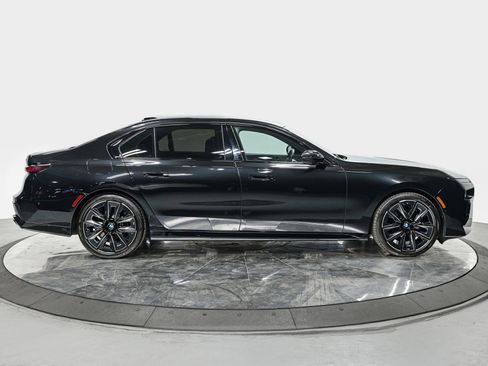 Used 2024 BMW 760i xDrive w/ Premium Package 2 AWD/4WD image 9