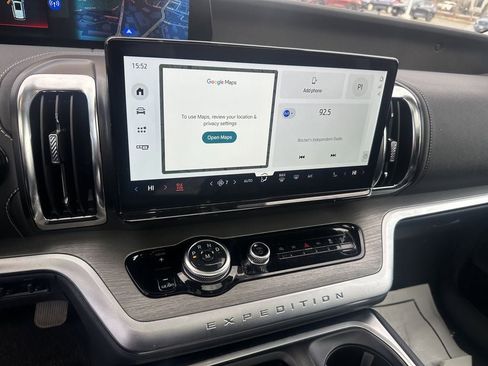 Used 2025 Ford Expedition Max Platinum w/ Driver's Package image 19