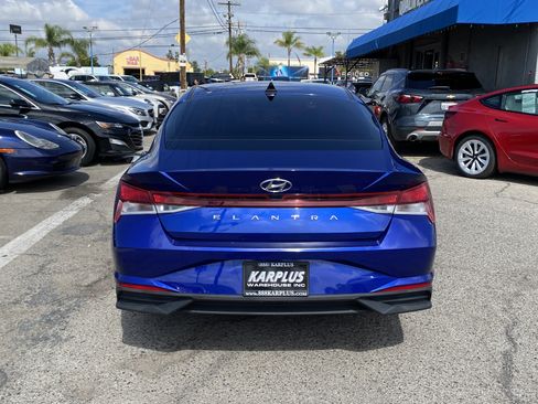 Used 2021 Hyundai Elantra SEL w/ Convenience Package image 9