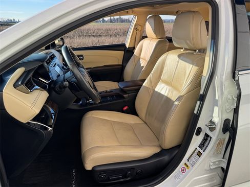 Used 2013 Toyota Avalon Limited image 9