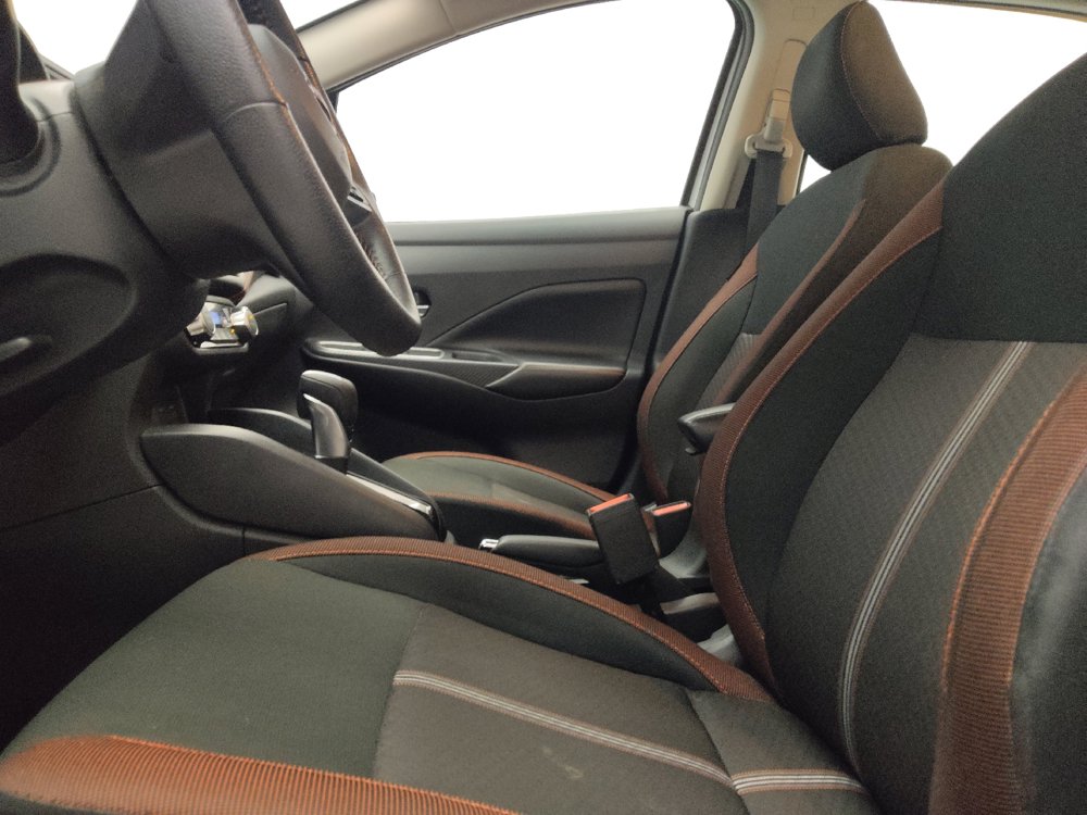 Used 2025 Nissan Versa SR FWD image 17
