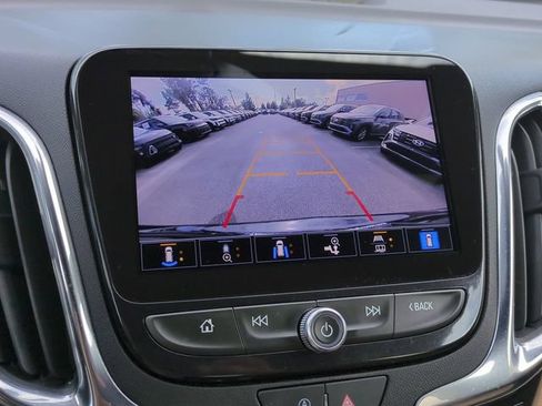 Used 2023 Chevrolet Equinox Premier AWD/4WD image 18