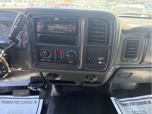 Used 2005 GMC Sierra 3500 SLE w/ Heavy-Duty Power Package RWD image 9