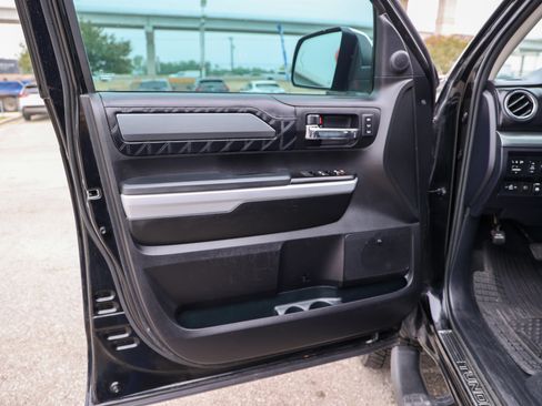 Used 2018 Toyota Tundra Platinum AWD/4WD image 36