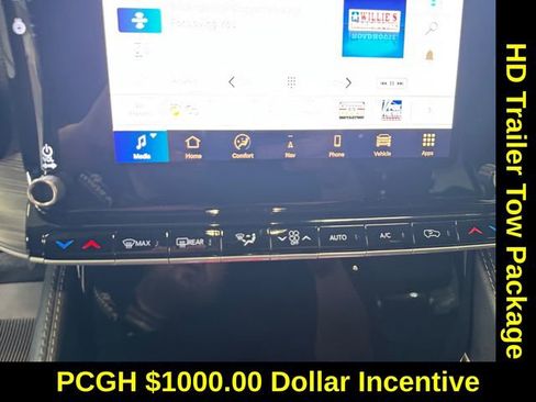 Used 2024 Jeep Wagoneer L Series III w/ Premium Group I image 4