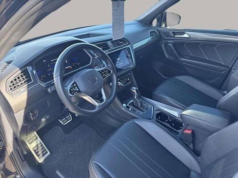 Certified 2023 Volkswagen Tiguan SE R-Line image 4