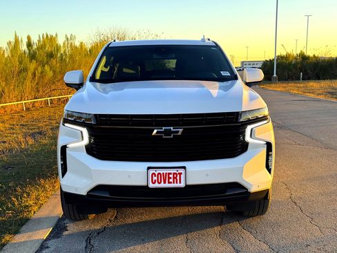 Used 2024 Chevrolet Suburban RST image 3