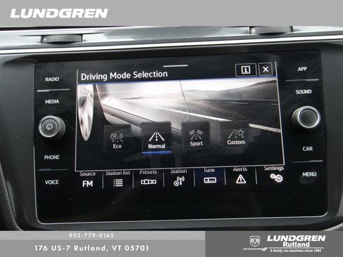 Used 2023 Volkswagen Tiguan SE R-Line image 22