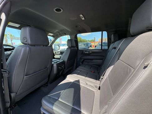 Used 2025 Chevrolet Suburban Z71 AWD/4WD image 15