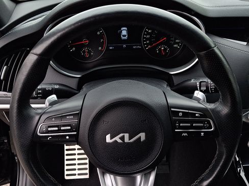 Used 2023 Kia Stinger GT2 image 19