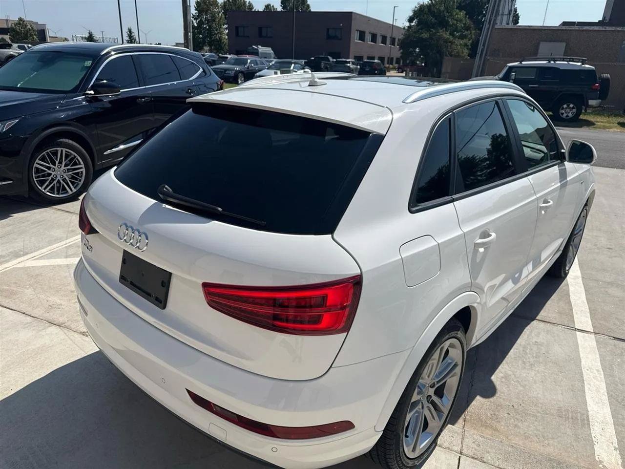 Used 2018 Audi Q3 2.0T Premium w/ Convenience Package FWD image 12