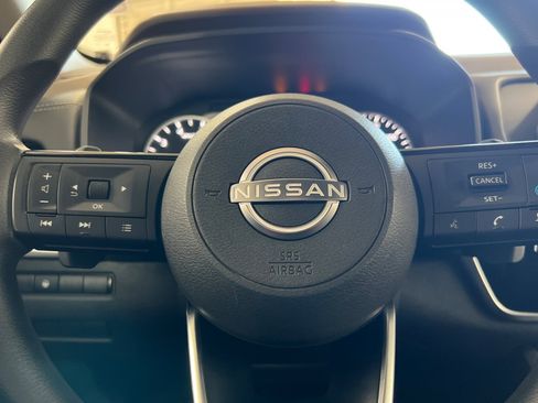 Used 2022 Nissan Rogue SV image 21