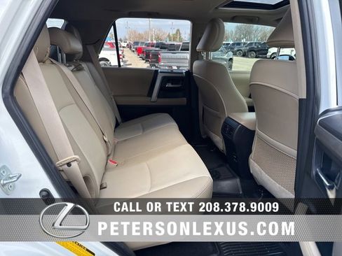 Used 2016 Toyota 4Runner SR5 Premium image 18