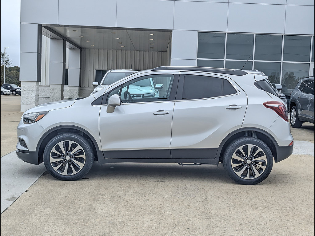 Used 2022 Buick Encore Preferred AWD/4WD image 9
