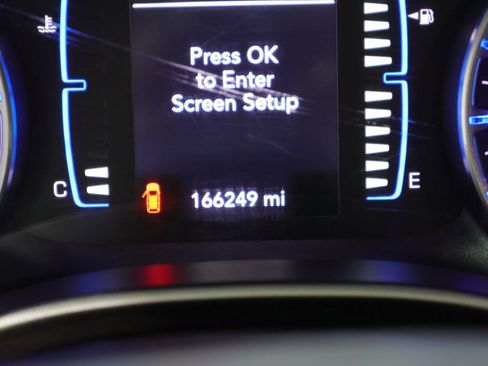 Used 2017 Chrysler Pacifica Touring-L w/ Tire & Wheel Group FWD image 35