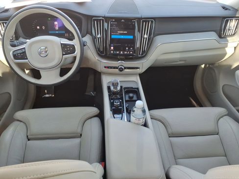 Used 2023 Volvo XC60 T8 Ultimate AWD/4WD image 11