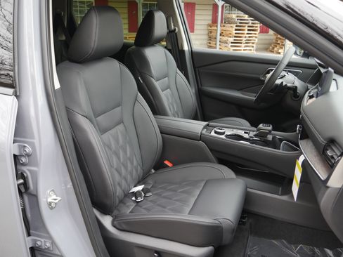 New 2026 Nissan Rogue Platinum w/ Platinum Premium Package AWD/4WD image 27