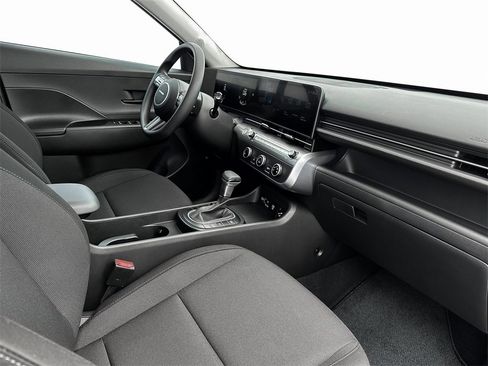 New 2025 Hyundai Kona SE image 15