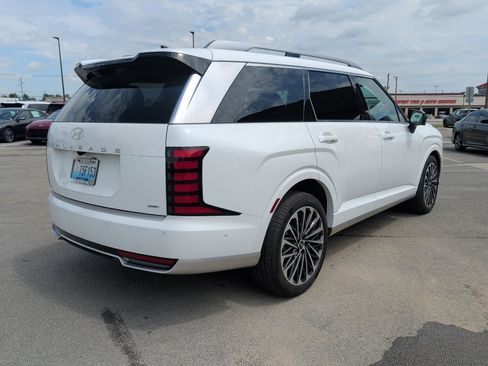 Used 2026 Hyundai Palisade Calligraphy image 4