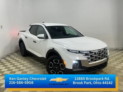 Used 2024 Hyundai Santa Cruz SE AWD/4WD image 3