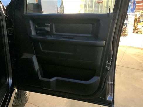 Used 2021 RAM 2500 Tradesman w/ Chrome Appearance Group image 22