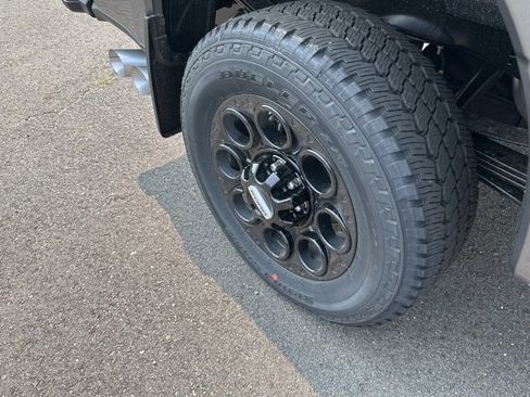 New 2025 Ford F350 Lariat w/ Lariat Ultimate Package image 10