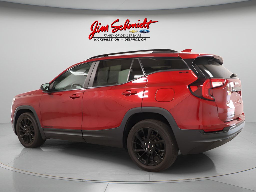 Used 2023 GMC Terrain SLE w/ Driver Convenience Package FWD image 4