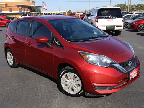 Used 2018 Nissan Versa Note SV image 1